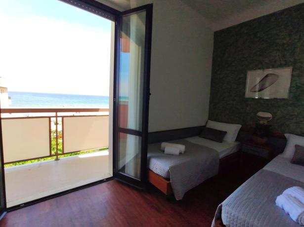 hotelduemari it speciale-notte-rosa-in-hotel-sul-mare-con-piscina-a-rimini 031