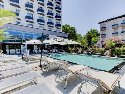 hotelduemari en offer-for-the-first-half-of-july-in-a-4-star-hotel-in-rimini-with-pool 011