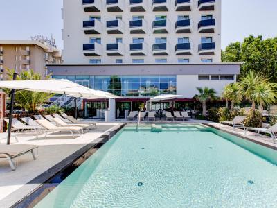 hotelduemari en offer-for-weekend-last-minute-for-opening-hotel-due-mari-with-pool-in-rimini 012