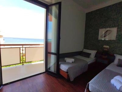 hotelduemari en special-offer-pink-night-in-seaside-hotel-with-pool-in-rimini 013