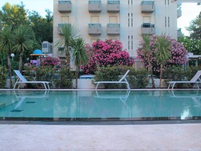 hotelduemari en special-offer-for-ferragosto-by-the-sea-in-4-star-hotel-in-rimini-with-fun-at-the-beach 009
