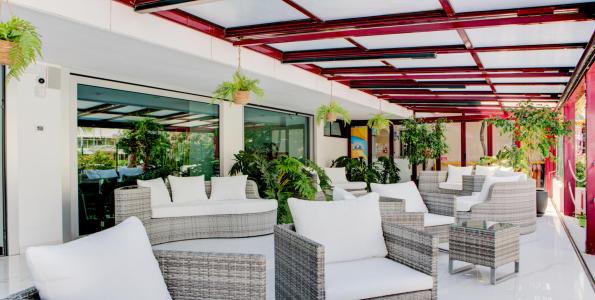 hotelduemari en offer-prices-blocked-hotel-with-pool-near-the-sea-rimini 005