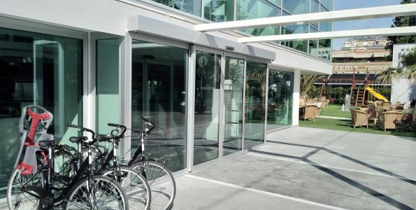 hotelduemari it luglio-speciale-famiglie-in-hotel-a-due-passi-dal-mare-e-con-piscina 005