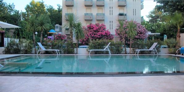 hotelduemari en special-offer-for-ferragosto-by-the-sea-in-4-star-hotel-in-rimini-with-fun-at-the-beach 004