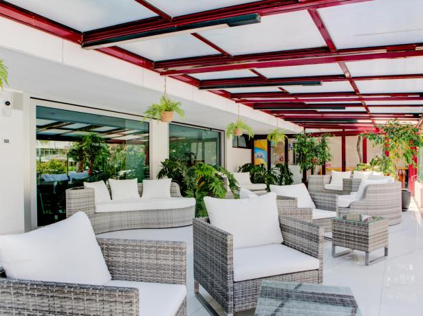 hotelduemari en offer-prices-blocked-hotel-with-pool-near-the-sea-rimini 028