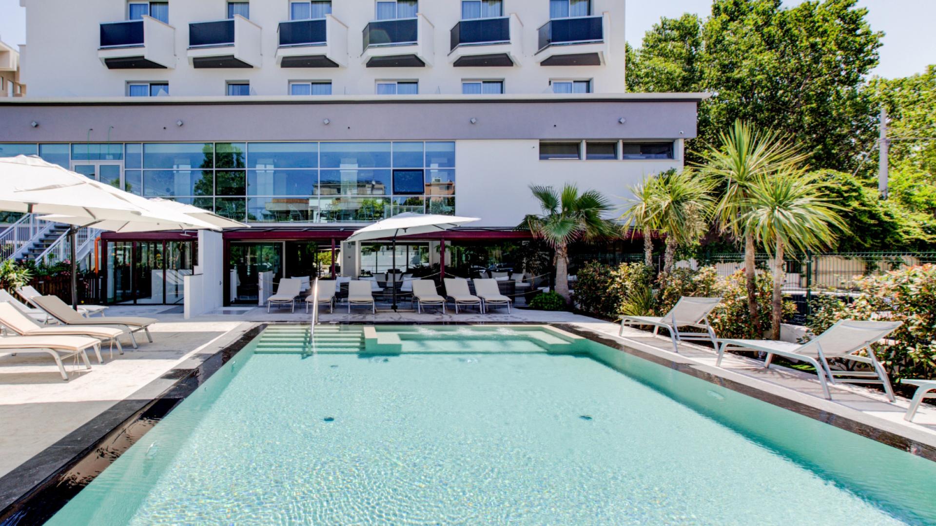 hotelduemari en rimini-hotel-with-swimming-pool 030