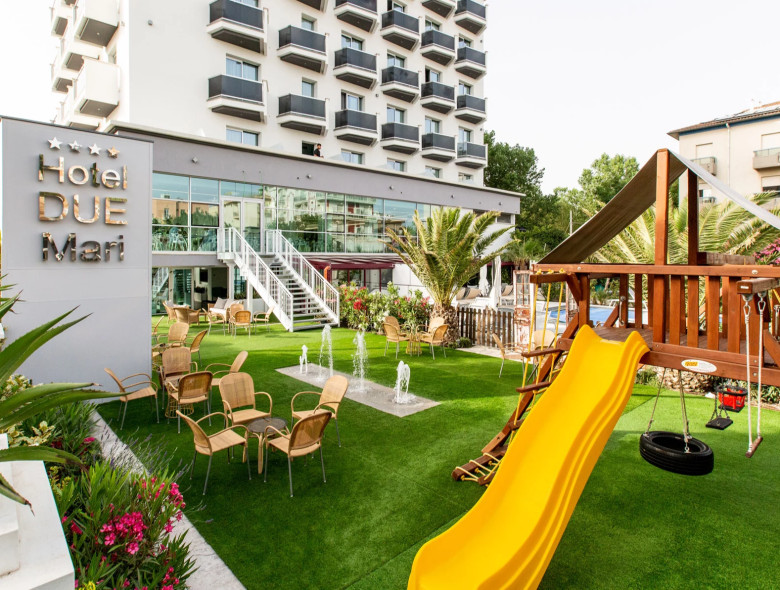 media.Slide_Giardino_2Hotel_DueMari_Rimini