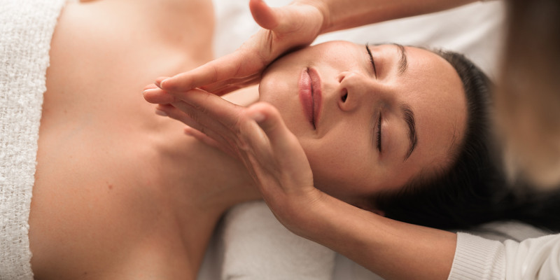 Massaggio Linfodrenante Viso - 30 Min.
